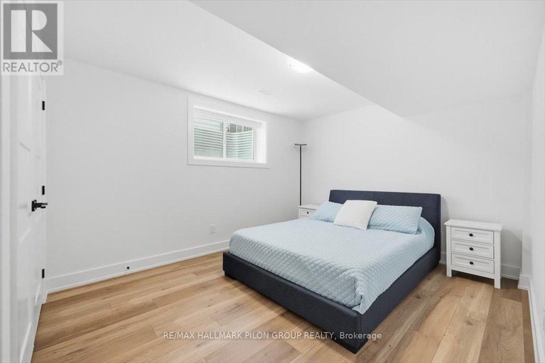 29474448/296-cornice-street/mer-bleuebradley-estatesanderson-park/ottawa/ontario/K1W0R4_21