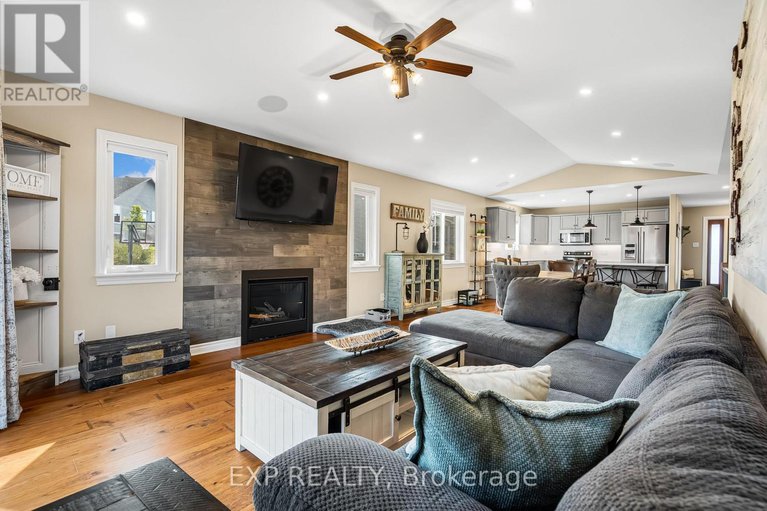 29215004/86-horton-street/mississippi-mills-ramsay-twp/mississippi-mills/ontario/K0A1A0_18