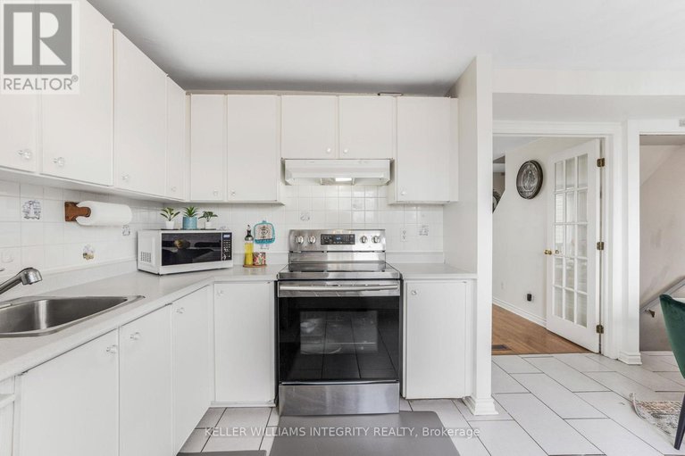 28281496/131-1299-bethamy-lane/beacon-hill-south/ottawa/ontario/K1J8P3_12