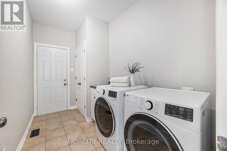 28851560/16-canadian-drive/remainder-of-stittsville-area/ottawa/ontario/K0A1B0_20