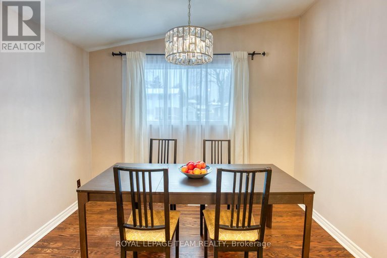 29145085/2010-featherston-drive/urbandale-acres/ottawa/ontario/K1H6P9_11