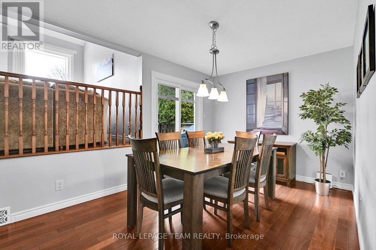 28179012/1728-smithers-crescent/chateauneuf/ottawa/ontario/K1C4X2_12