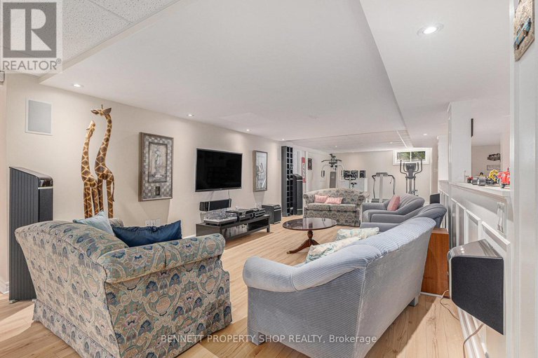 28752704/5-countryside-green/cedar-hillorchard-estates/ottawa/ontario/K2R1B5_33