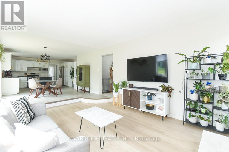 28143902/1467-spartan-grove-street-e/greely/ottawa/ontario/K4P1G1_20