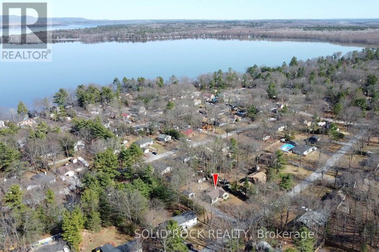 29634428/134-holiday-drive/constance-bay/ottawa/ontario/K0A3M0_36