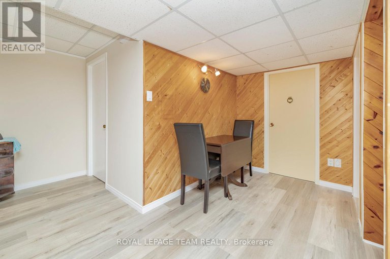 28206892/36-harrison-street/leslie-park/ottawa/ontario/K2H7N6_28
