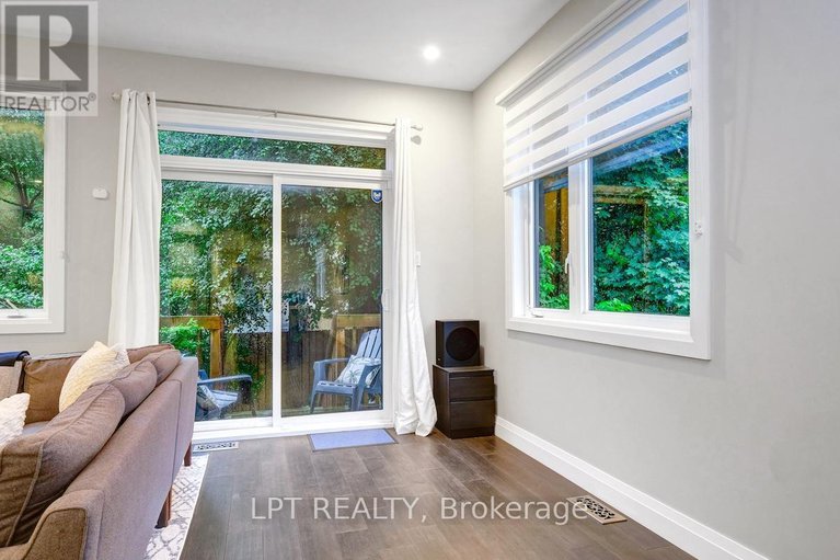 28895846/319-glynn-avenue/overbrookcastle-heights/ottawa/ontario/K1K1R9_17