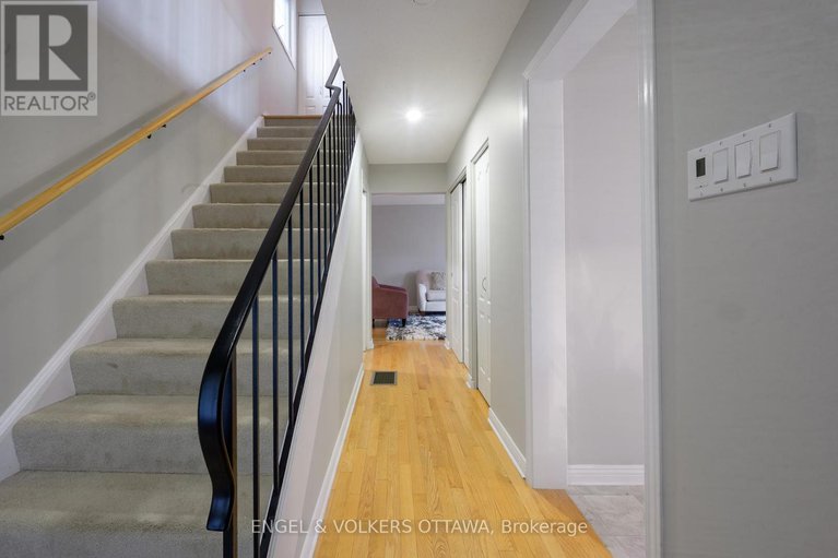28925521/355-kintyre-private/carleton-square/ottawa/ontario/K2C3M6_4