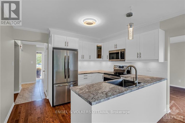28611833/2177-lenester-avenue/mckellar-heightsglabar-park/ottawa/ontario/K2A4A9_8
