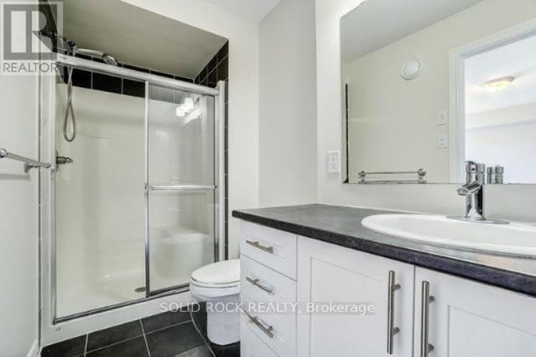 28821782/604-tennant-way/riverside-southgloucester-glen/ottawa/ontario/K4M0C6_15