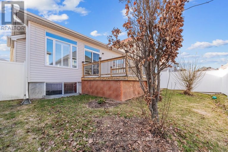 29407948/192-felicity-crescent/mer-bleuebradley-estatesanderson-park/ottawa/ontario/K1W0C2_35