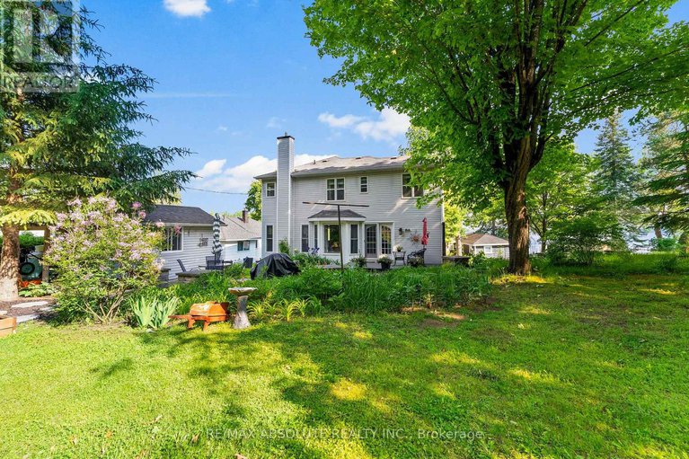 28504538/813-archibald-street/mcnabbraeside-twps/mcnabbraeside/ontario/K0A1G0_45