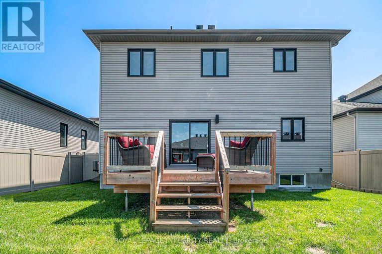 28646652/153-lyon-street/embrun/russell/ontario/K0A1W0_39