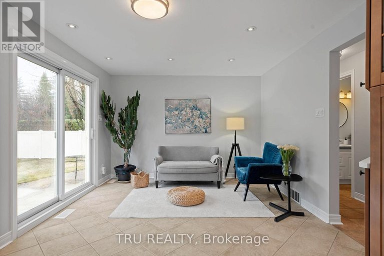 29611395/256-hoylake-crescent/bilberry-creekqueenswood-heights/ottawa/ontario/K1E2M8_20