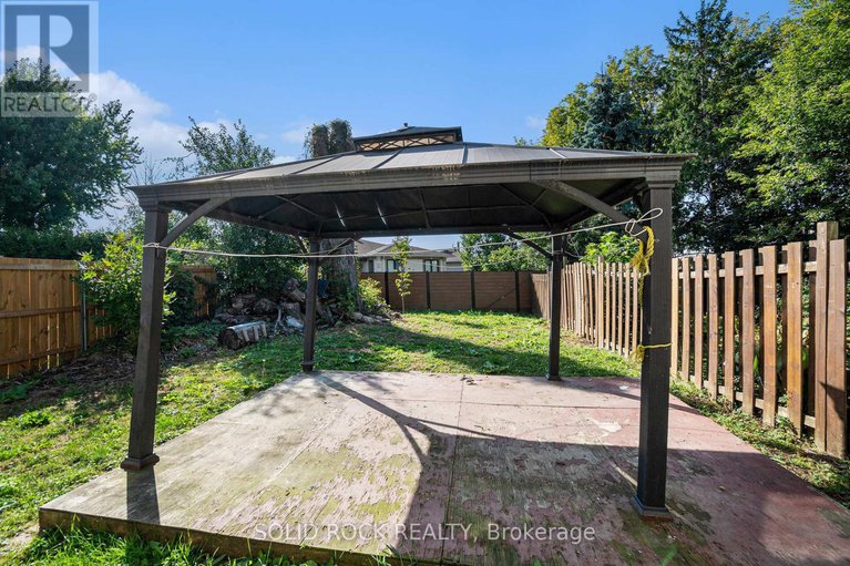 28813427/1432-leigh-crescent/carson-grove/ottawa/ontario/K1J8E4_19