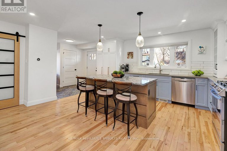 28386152/23-tunis-avenue/carlington/ottawa/ontario/K1Z7R6_16