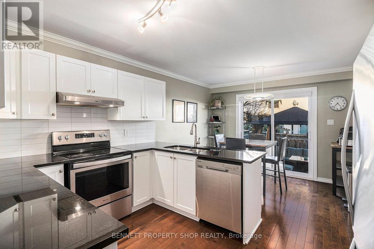 29050384/1865-leclair-crescent/queenswood-heights-south/ottawa/ontario/K1E3S2_11