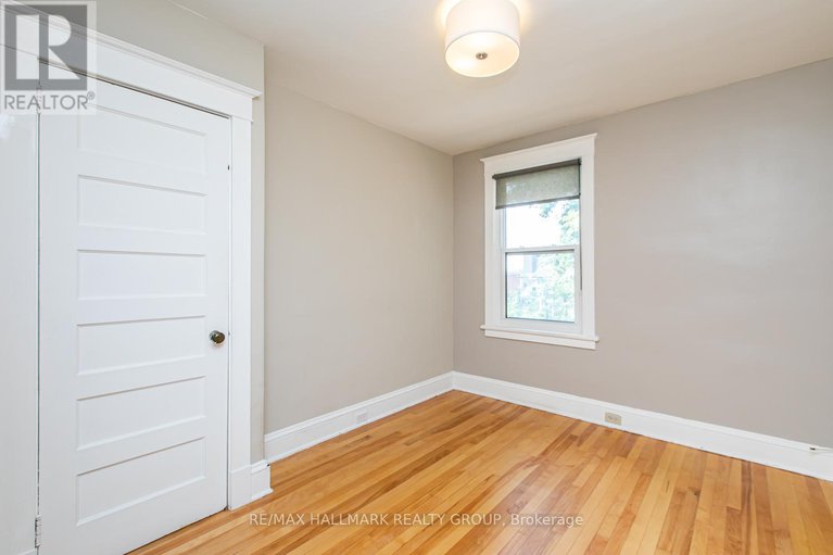 28437104/636-chapel-street/sandy-hill/ottawa/ontario/K1N7Z9_15