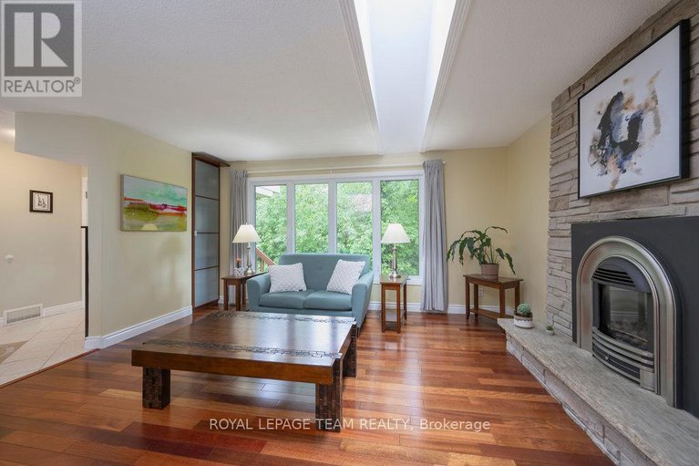 28365689/2765-quinn-road/emerald-woodssawmill-creek/ottawa/ontario/K1T3V4_6