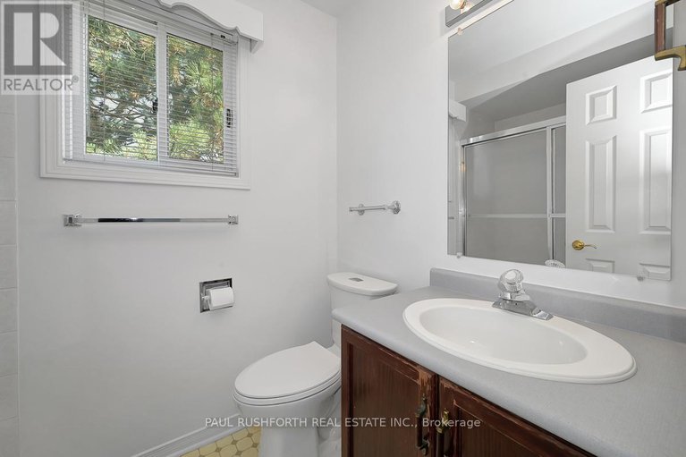 28591928/299-tompkins-avenue/bilberry-creekqueenswood-heights/ottawa/ontario/K1E3X3_16