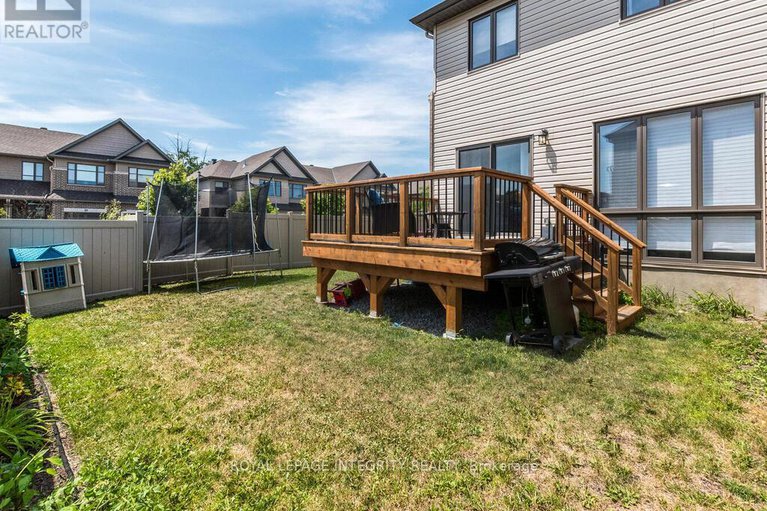 28652256/333-proud-walk-street/stittsville-south/ottawa/ontario/K2S2L8_32