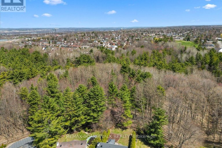 29672747/1443-larkhaven-crescent/orleanssunridge/ottawa/ontario/K1C5A5_46