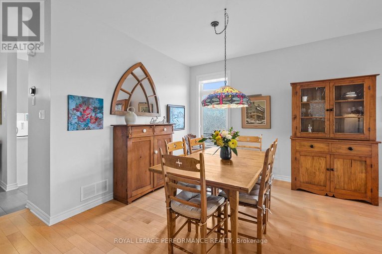 29645046/527-silverbell-crescent/blossom-parkkemp-parkfindlay-creek/ottawa/ontario/K1T0N9_17