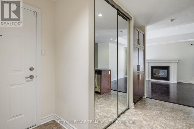 28786513/4-385-paseo-private/centrepointe/ottawa/ontario/K2G4N7_4