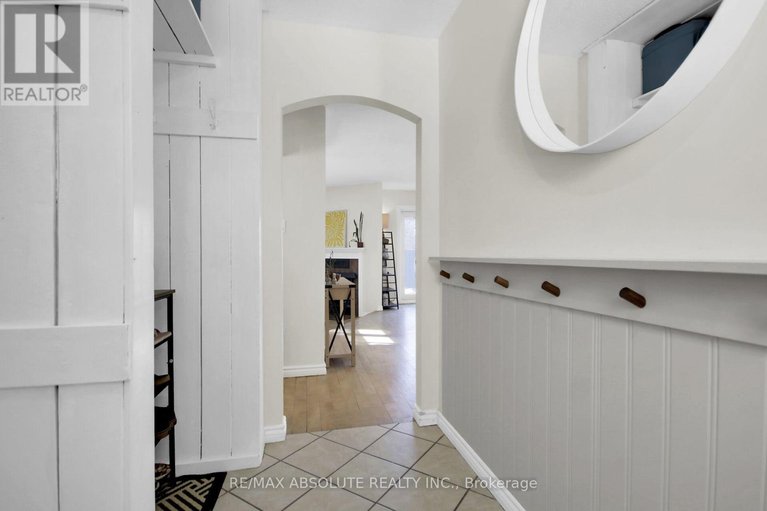 29532776/294-turnstone-court/chatelaine-village/ottawa/ontario/K1E2V2_7