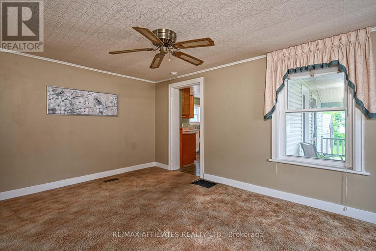 28498244/11-merrick-street/smiths-falls/smiths-falls/ontario/K7A4R2_17