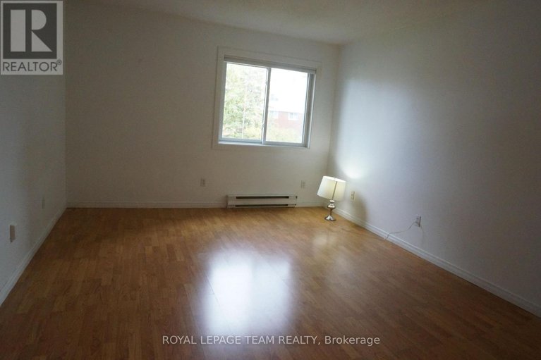 29211838/217-316-lorry-greenberg-drive/hunt-club-parkgreenboro/ottawa/ontario/K1T2P4_7