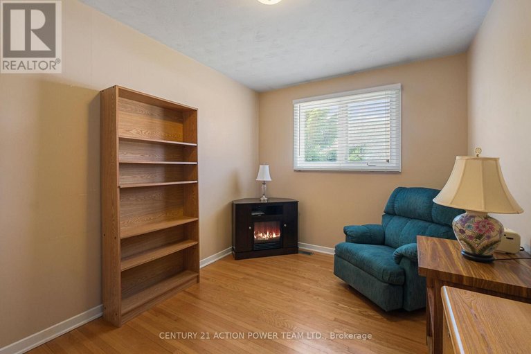 29647357/1535-st-georges-street/bilberry-creekqueenswood-heights/ottawa/ontario/K1E1R1_27