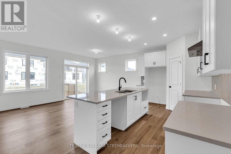 28424668/783-kenny-gordon-avenue/riverside-southgloucester-glen/ottawa/ontario/K4M0V2_8