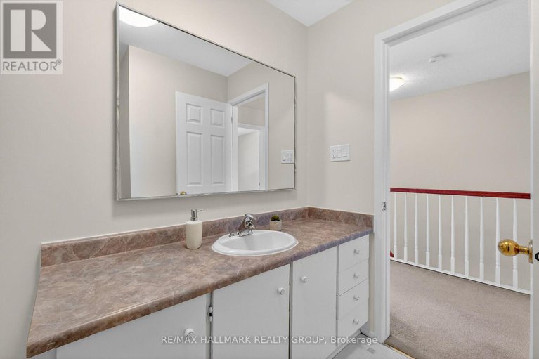 29361218/111-1061-meadowlands-drive/carleton-square/ottawa/ontario/K2C0K5_30