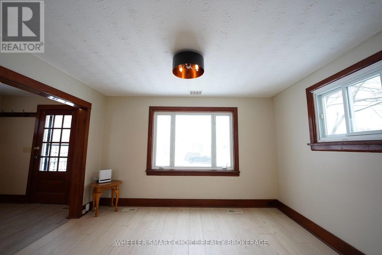 29225740/14-saunders-avenue-n/long-sault/south-stormont/ontario/K0C1P0_11