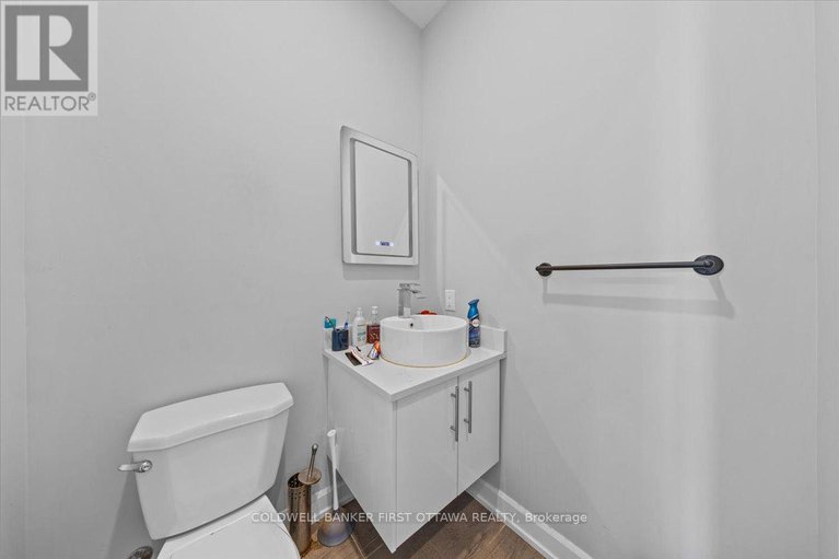 28927561/562-queen-mary-street/overbrookcastle-heights/ottawa/ontario/K1K1W1_22
