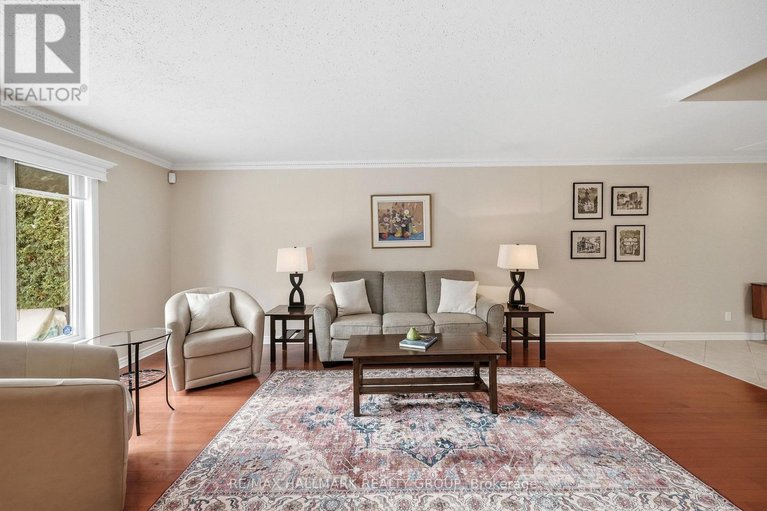 29349074/6066-meadowhill-crescent/chapel-hill/ottawa/ontario/K1C5R9_6