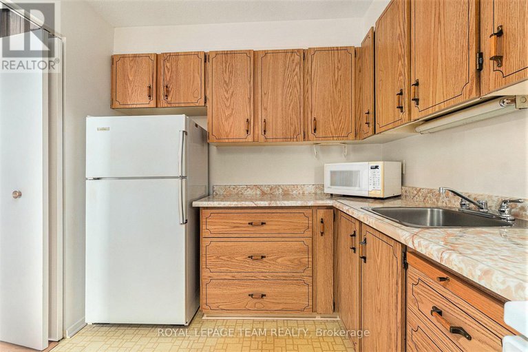 28289249/706-20-chesterton-drive/borden-farmstewart-farmcarleton-heightsparkwood-hills/ottawa/ontario/K2E6Z7_10