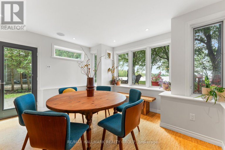 28652851/17-hastings-street/crystal-bayrocky-point/ottawa/ontario/K2H8C2_16