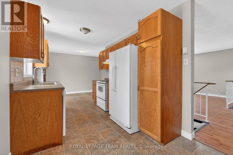 29598336/280-therese-avenue/town-of-rockland/clarence-rockland/ontario/K4K1G9_12