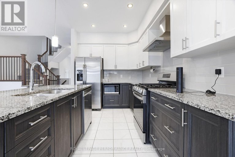 29228458/669-cordelette-circle-e/mer-bleuebradley-estatesanderson-park/ottawa/ontario/K1W0P2_18