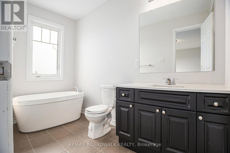 29629041/628-monardia-way/avalon-west/ottawa/ontario/K4A1C8_12