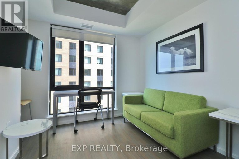 28905397/2308-105-champagne-avenue-s/west-centre-town/ottawa/ontario/K1S4P3_13