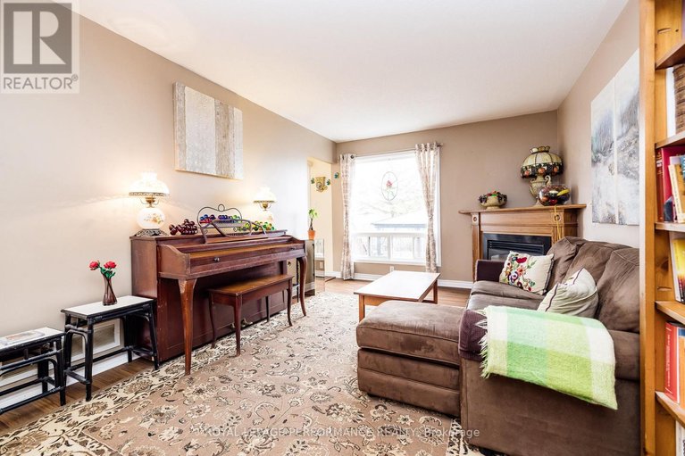 29622959/1893-hennessy-crescent/fallingbrookgardenway-south/ottawa/ontario/K4A3X8_8