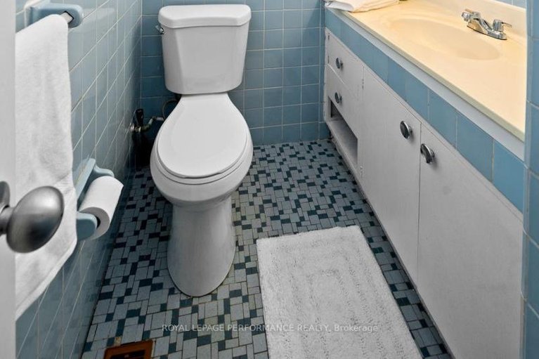 29452601/1430-edgecliffe-avenue/carlington/ottawa/ontario/K1Z8G1_26