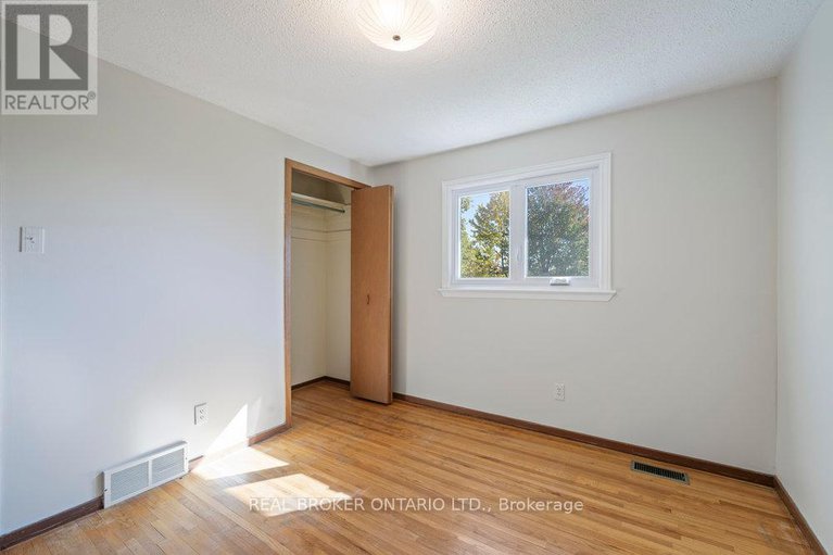 28986692/60-westpark-drive/blackburn-hamlet/ottawa/ontario/K1B3E5_22