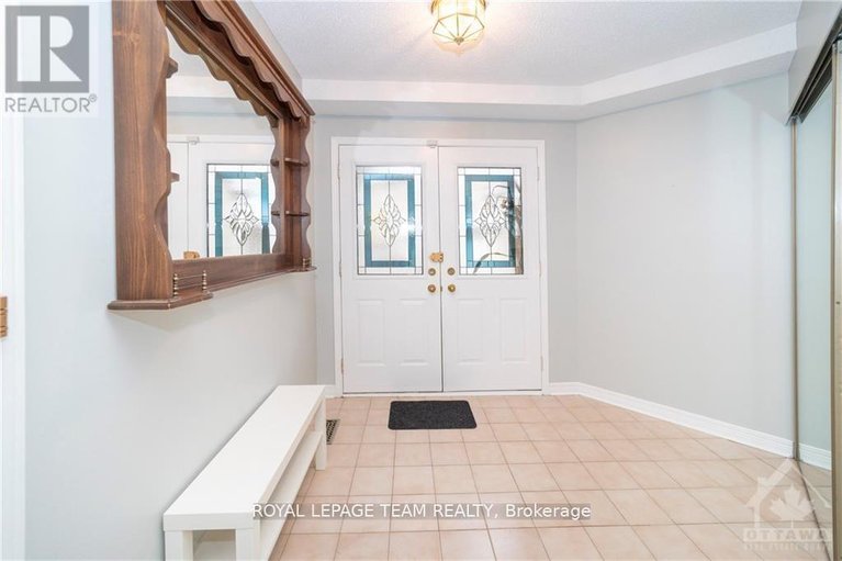 29613810/2982-richmond-road-s/fairfield-heights/ottawa/ontario/K2B6S7_3