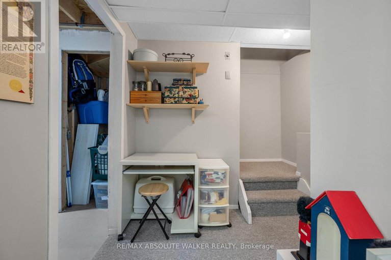 28806490/757-clearcrest-crescent/fallingbrookridgemount/ottawa/ontario/K4A3E7_25