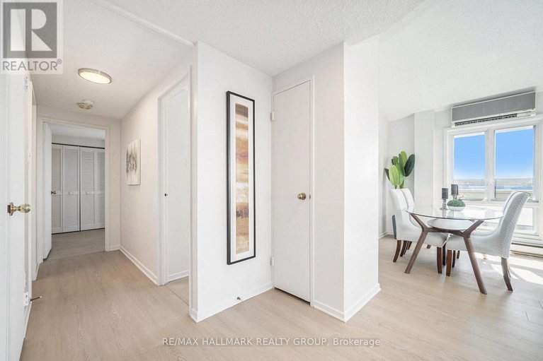28970396/ph1-158c-mcarthur-avenue/vanier/ottawa/ontario/K1L8E7_6