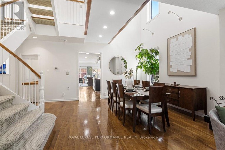 29650204/35-waverley-street/ottawa-centregolden-triangle/ottawa/ontario/K2P0T7_8